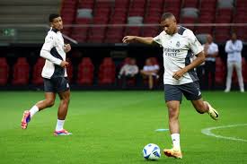 前锋黄喜灿 前锋黄喜灿